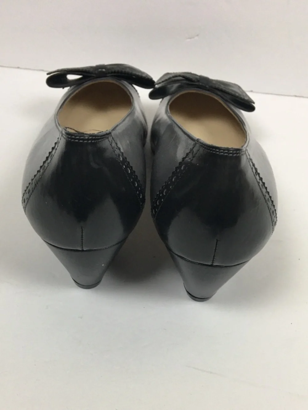 Salvatore Ferragamo Iconic Classic Grey Leather Vara Bow Kitten Heels  6B - Picture 5 of 12